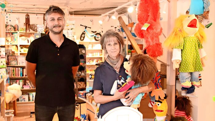 Geschäftsführer Giuseppe Conforti und Ruth Schippers im frisch eröffneten Laden